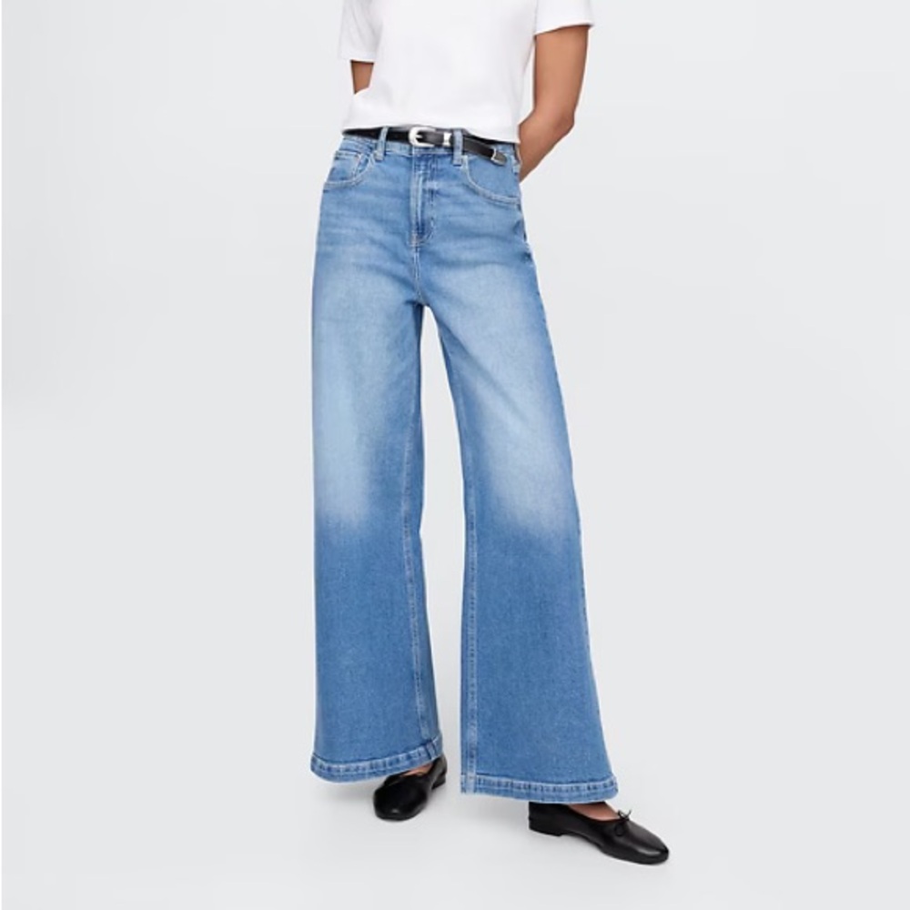 GAP Extra High Rise Stride Wide Leb